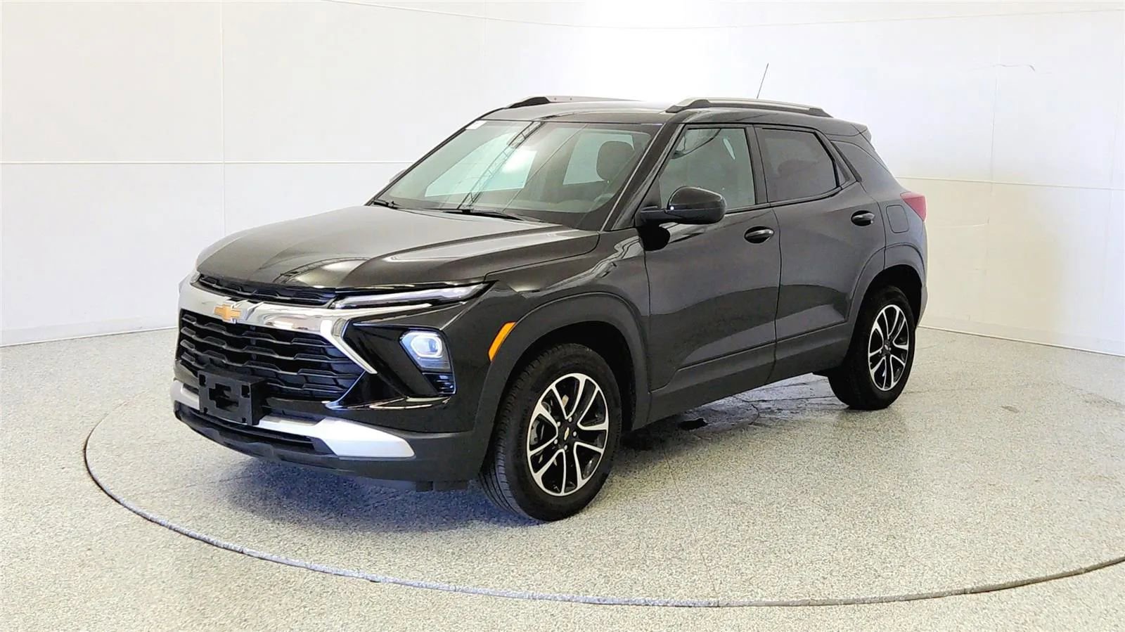 Used 2025 Chevrolet TrailBlazer LT image 3