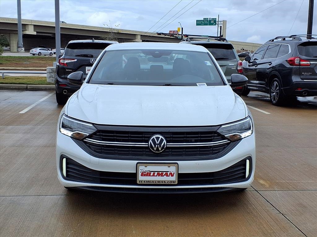 Used 2024 Volkswagen Jetta Sport image 5