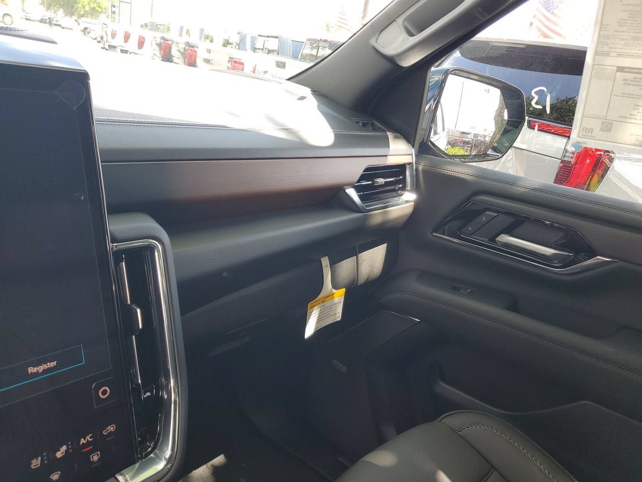 New 2026 GMC Yukon XL Denali w/ Denali Reserve Package RWD image 25