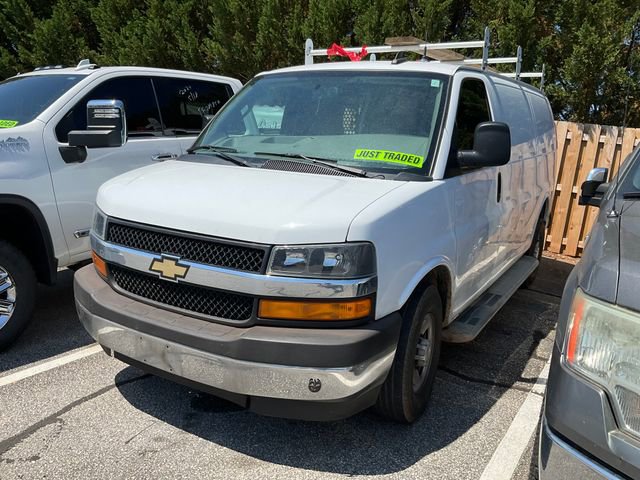 Used 2022 Chevrolet Express 2500 w/ Driver Convenience Package RWD image 3