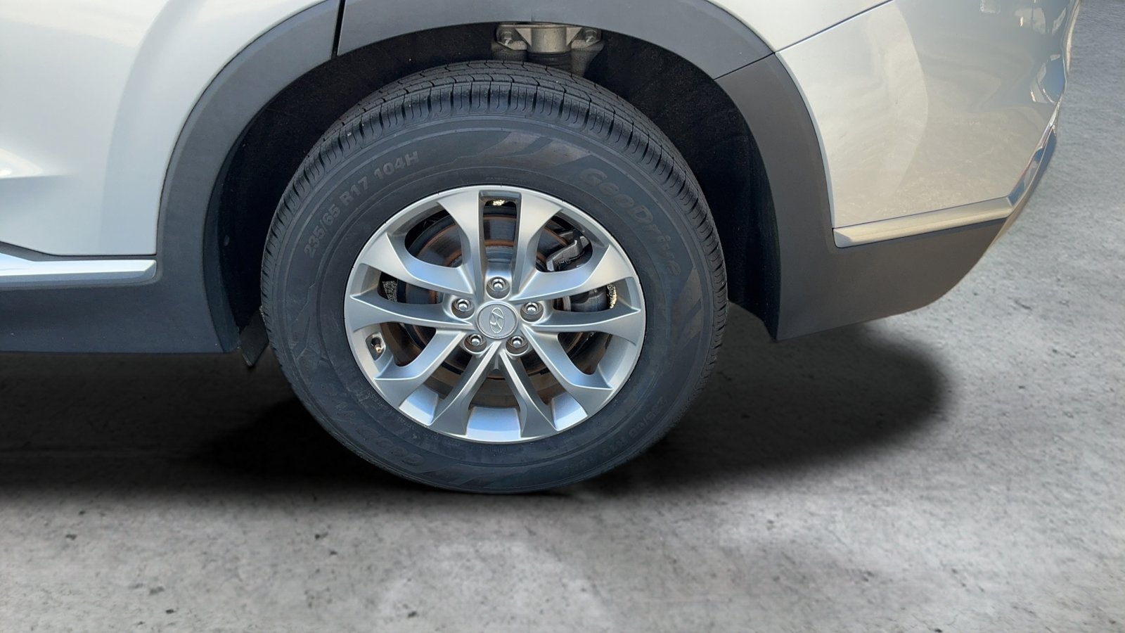 Used 2019 Hyundai Santa Fe SE FWD image 17