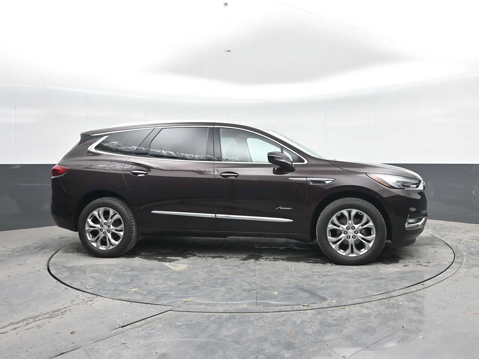 Used 2020 Buick Enclave Avenir w/ Avenir Technology Package AWD/4WD image 9