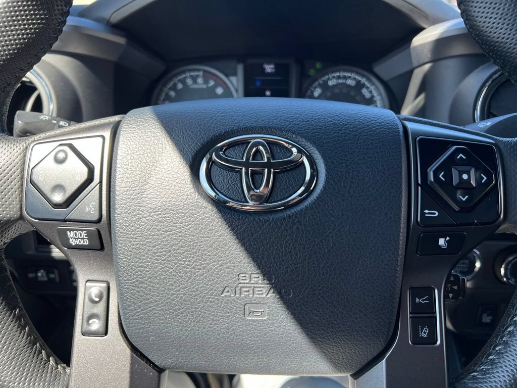 Certified 2018 Toyota Tacoma TRD Off-Road AWD/4WD image 34