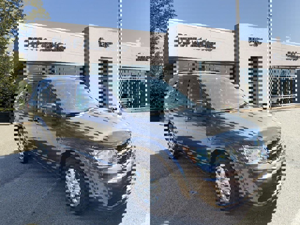 Used 2020 Dodge Journey SE w/ SE Popular Equipment Group