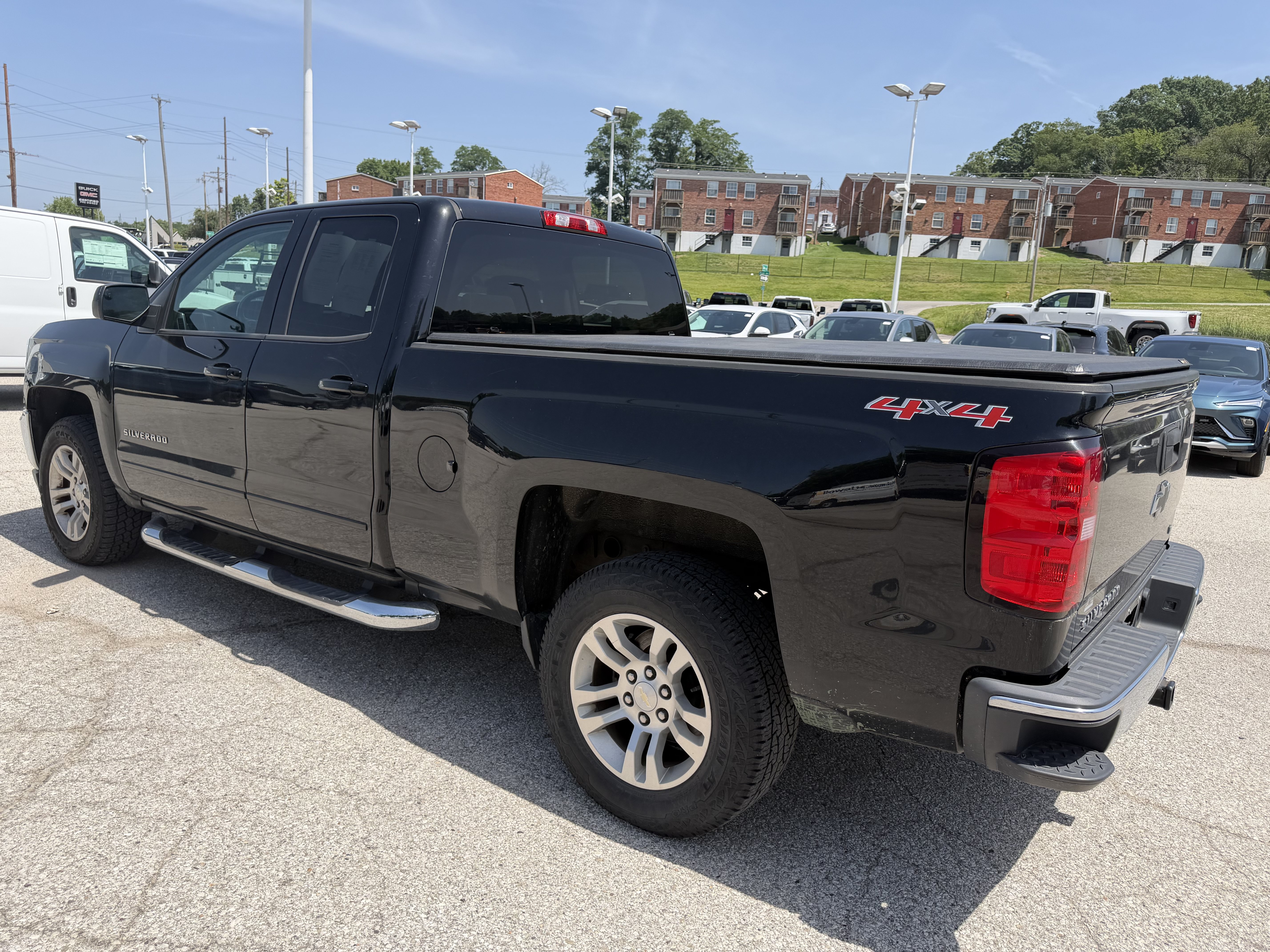 Used 2017 Chevrolet Silverado 1500 LT w/ All Star Edition AWD/4WD image 5