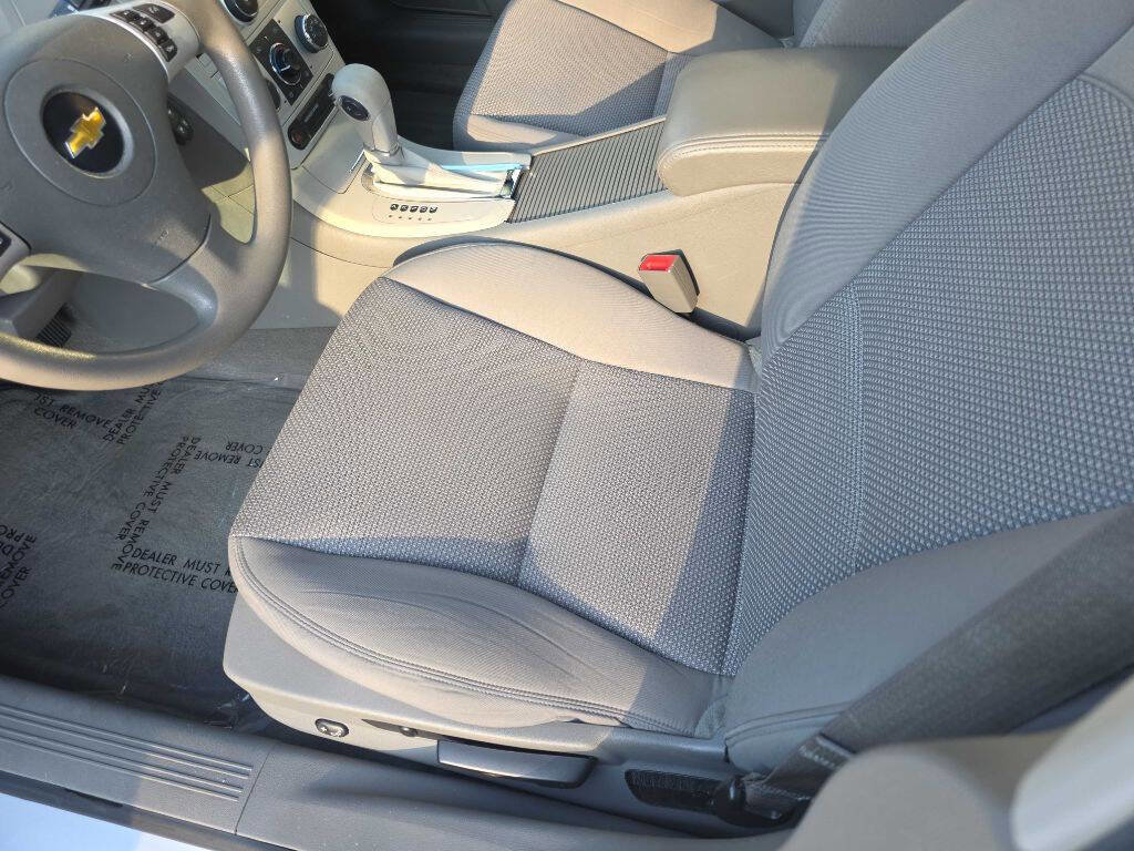 Used 2011 Chevrolet Malibu LS image 10