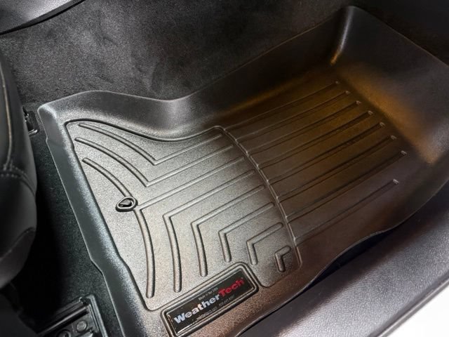 Used 2014 Chrysler 300 AWD w/ Driver Convenience Group image 27