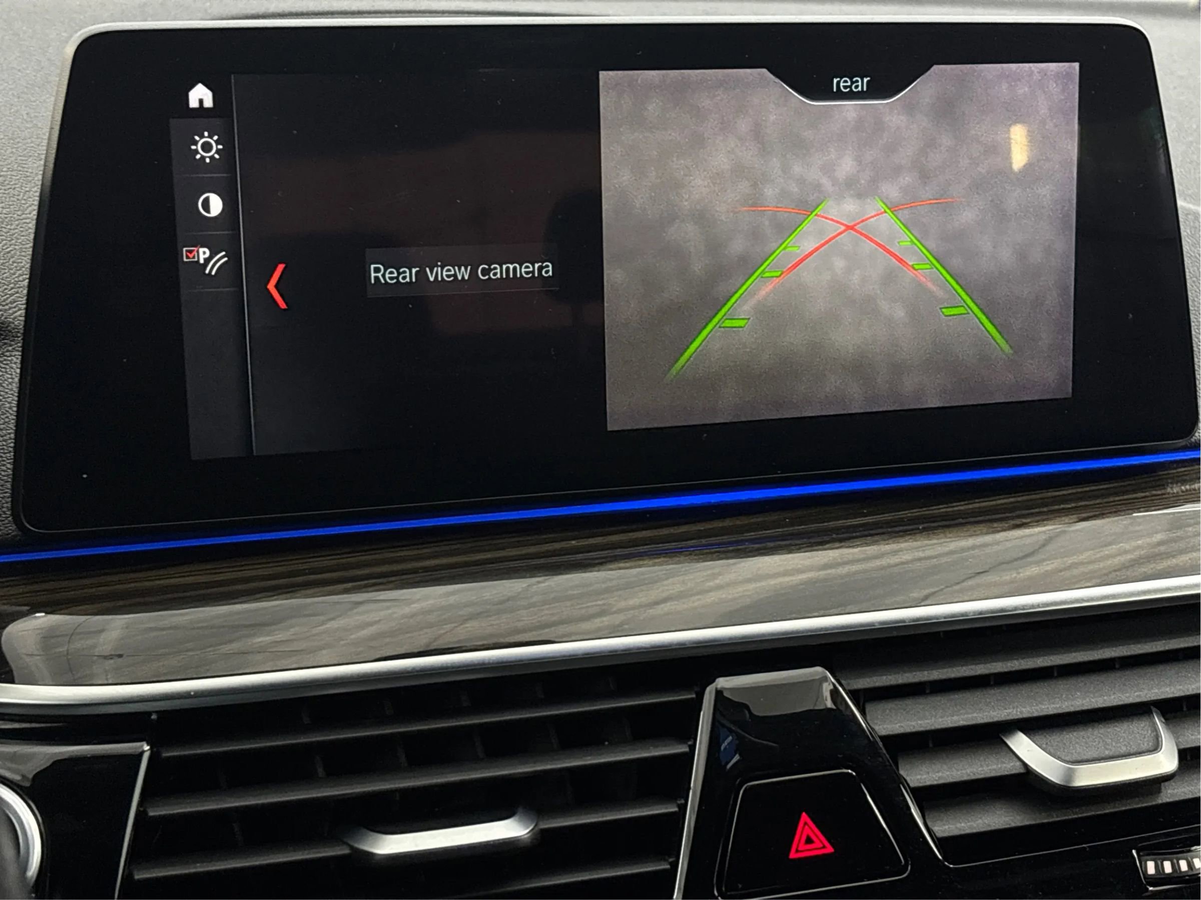 Used 2018 BMW 530e xDrive image 38