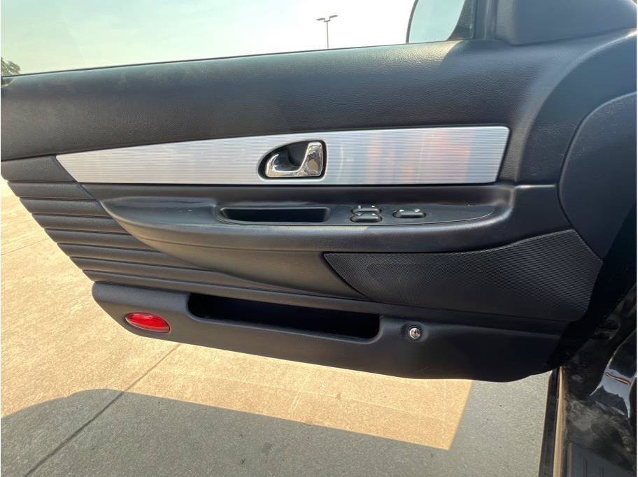 Used 2004 Ford Thunderbird RWD image 12