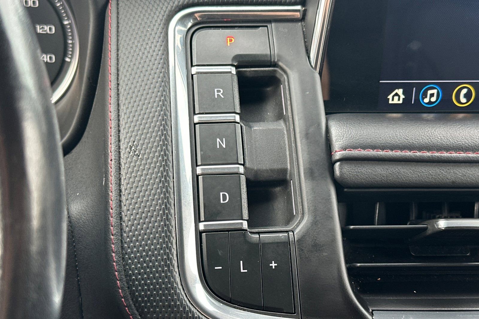 Used 2021 Chevrolet Tahoe RST w/ Luxury Package image 33