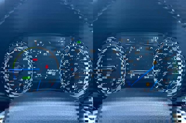 Used 2022 Toyota Highlander XLE AWD/4WD image 29