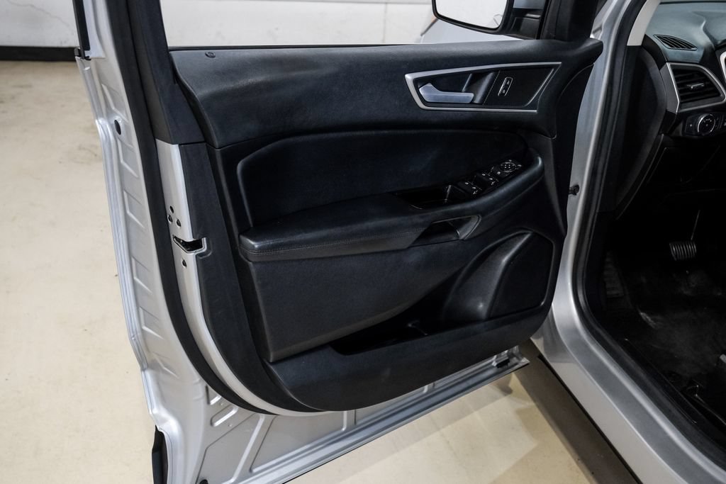 Used 2019 Ford Edge SEL w/ Equipment Group 201A FWD image 42