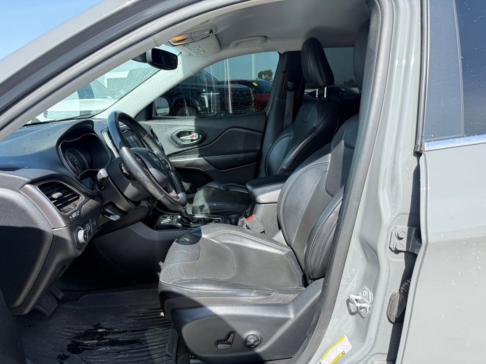 Used 2020 Jeep Cherokee Limited w/ Technology Group image 5