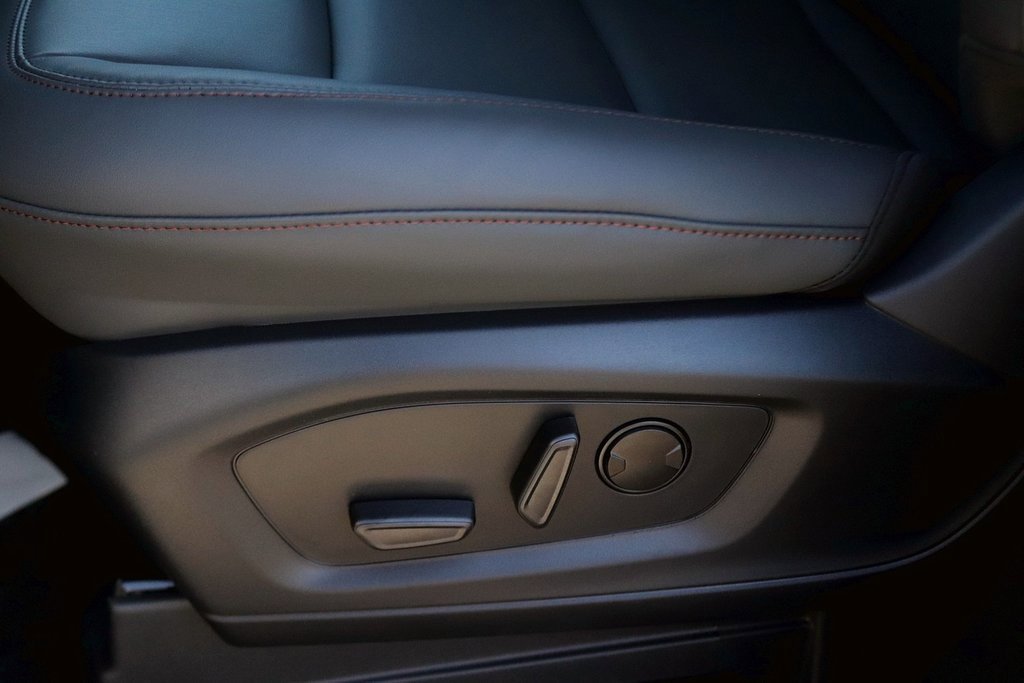 New 2026 Ford Explorer Active w/ Active Comfort Package image 14