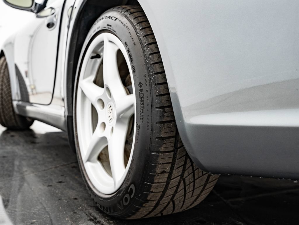 Used 2005 Porsche 911 Carrera RWD image 43