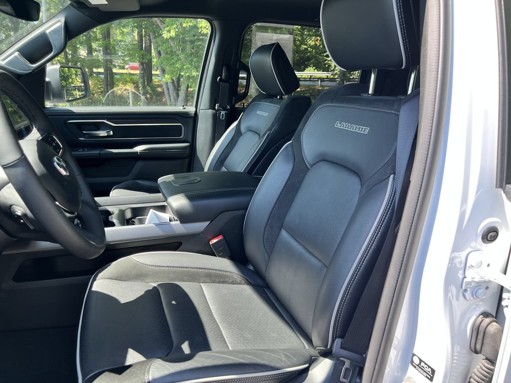 Used 2025 RAM 1500 Laramie w/ Sport Appearance Package AWD/4WD image 16