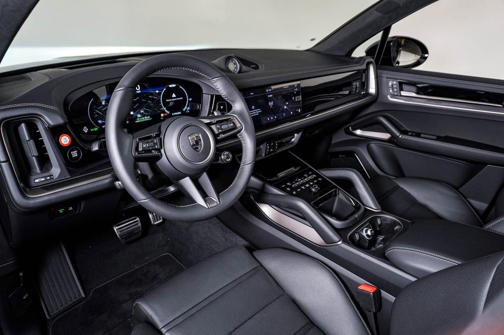 New 2026 Porsche Cayenne Turbo image 4
