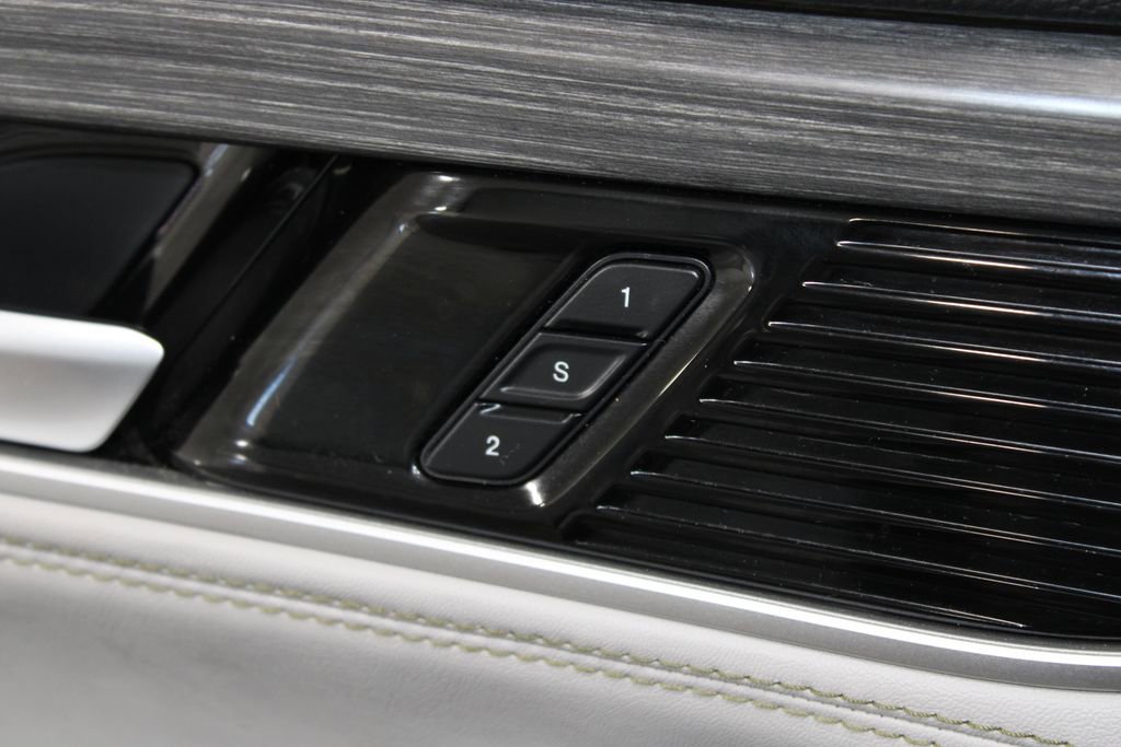 Used 2024 Jeep Wagoneer Series II image 28