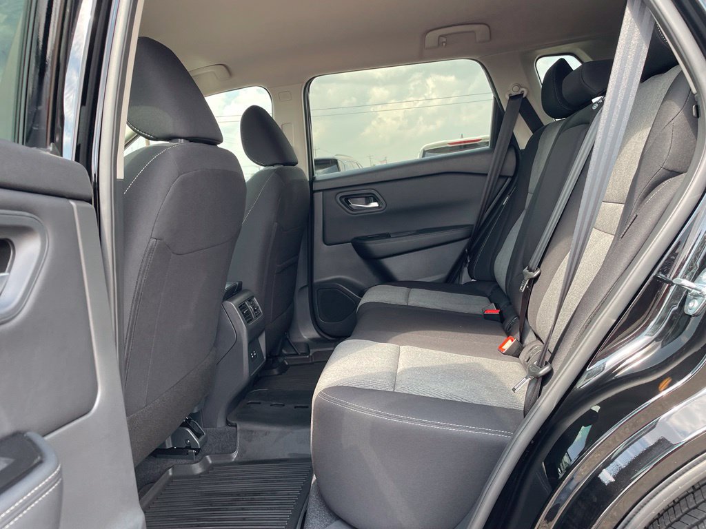 Certified 2026 Nissan Rogue SV FWD image 25
