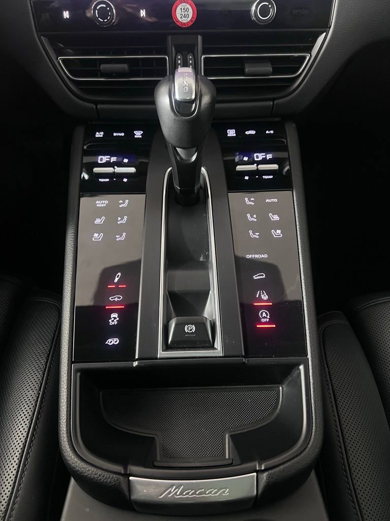 Certified 2023 Porsche Macan GTS w/ Premium Package Plus AWD/4WD image 34