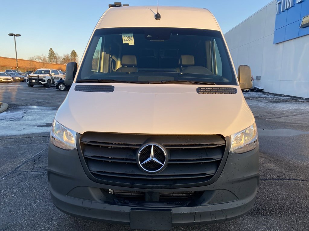 Used 2024 Mercedes-Benz Sprinter 2500 image 2