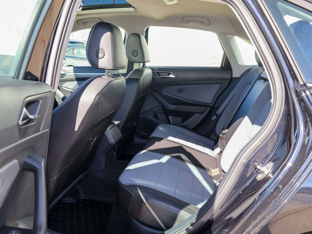 New 2026 Volkswagen Jetta SE FWD image 15