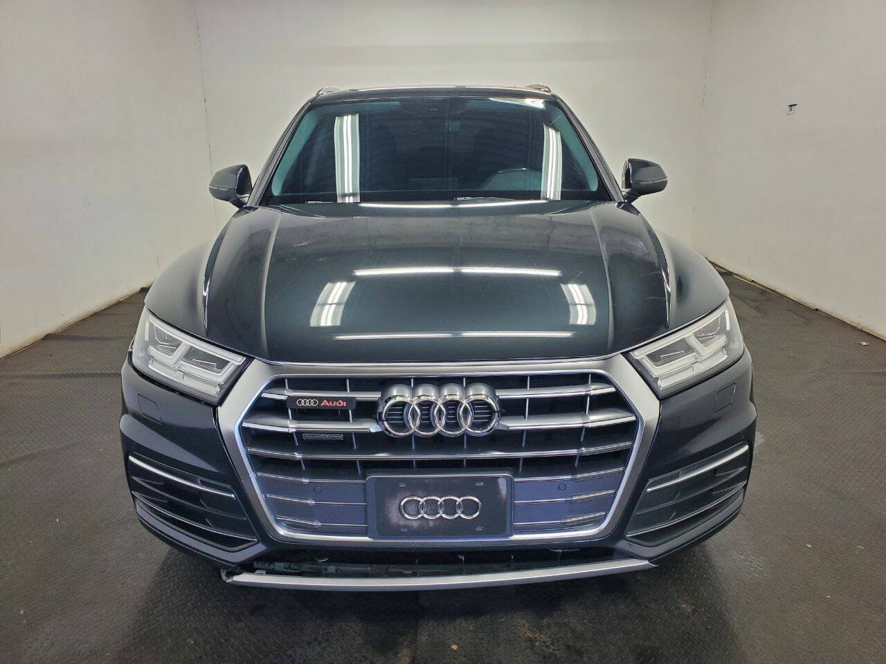 Used 2018 Audi Q5 2.0T Premium Plus w/ Premium Plus Package AWD/4WD image 2