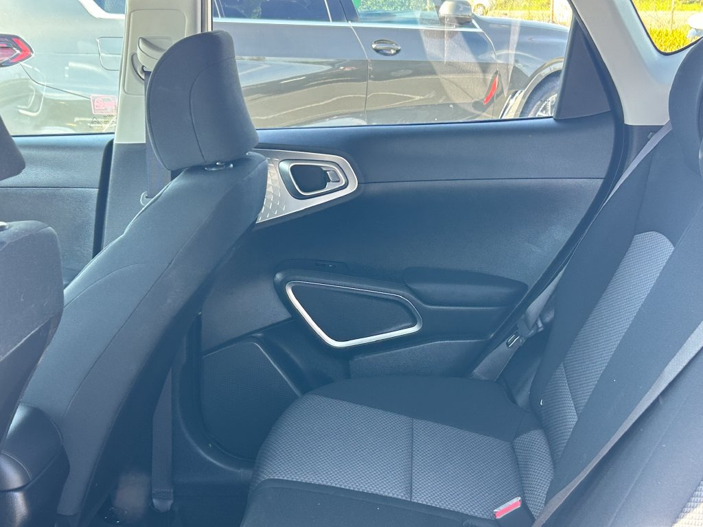 Used 2021 Kia Soul LX FWD image 28