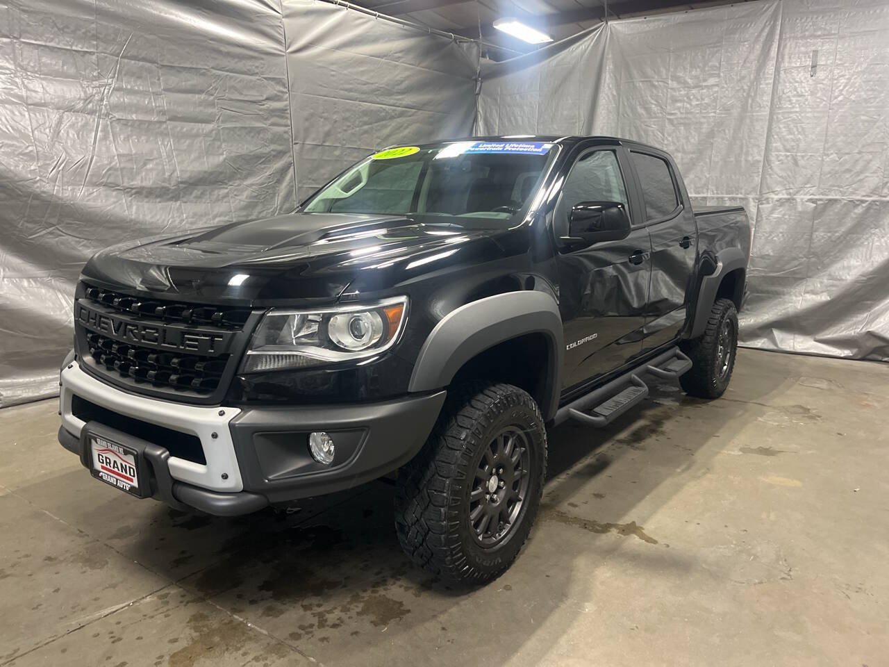 Used 2022 Chevrolet Colorado ZR2 w/ Colorado ZR2 Bison Edition AWD/4WD image 3