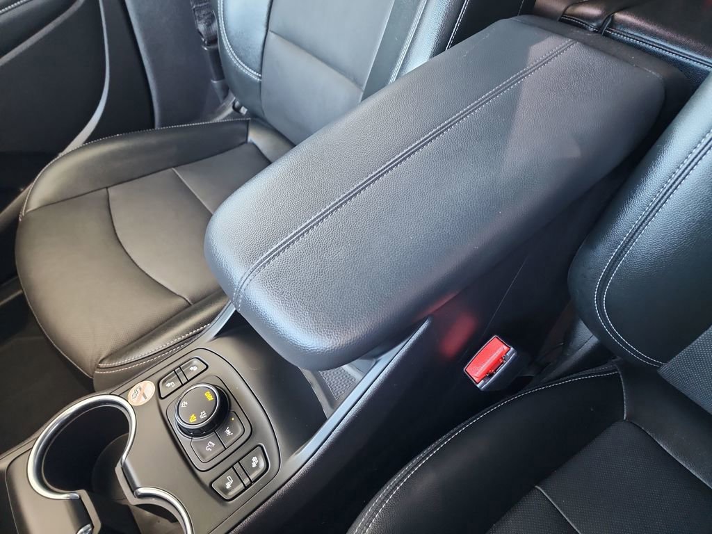 Certified 2024 GMC Terrain SLT image 31