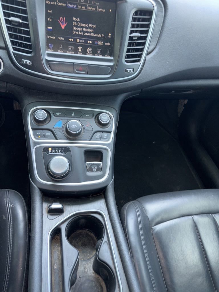 Used 2017 Chrysler 200 Limited Platinum FWD image 19
