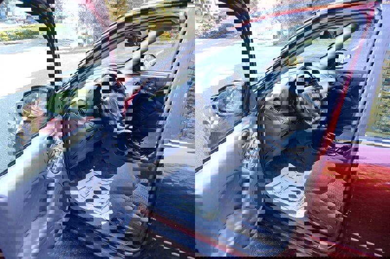 Used 2002 Pontiac Grand Am SE image 5