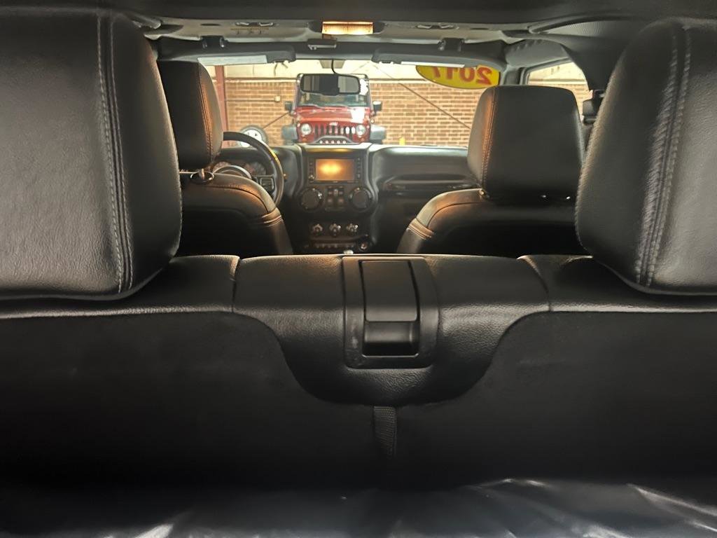 Used 2017 Jeep Wrangler Sahara image 28
