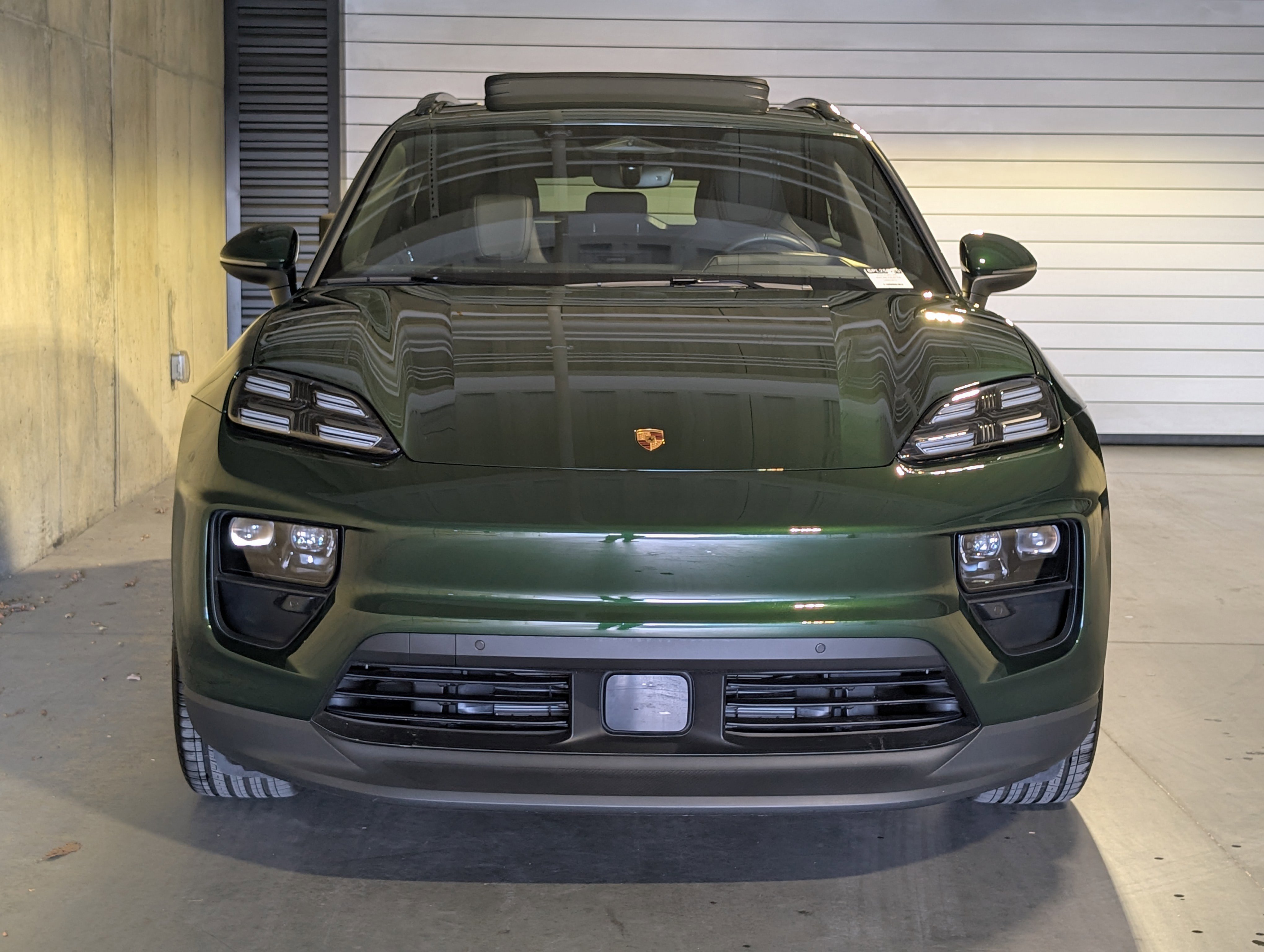 Used 2025 Porsche Macan 4 Electric image 12