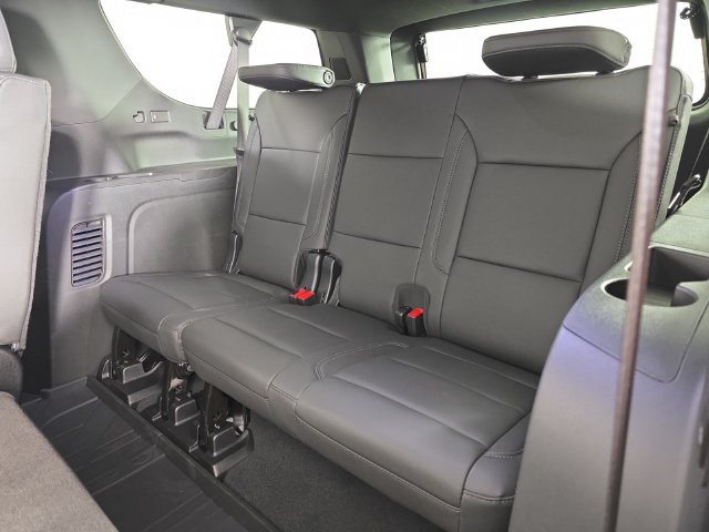 Certified 2026 Chevrolet Suburban LT w/ Comfort Package AWD/4WD image 28
