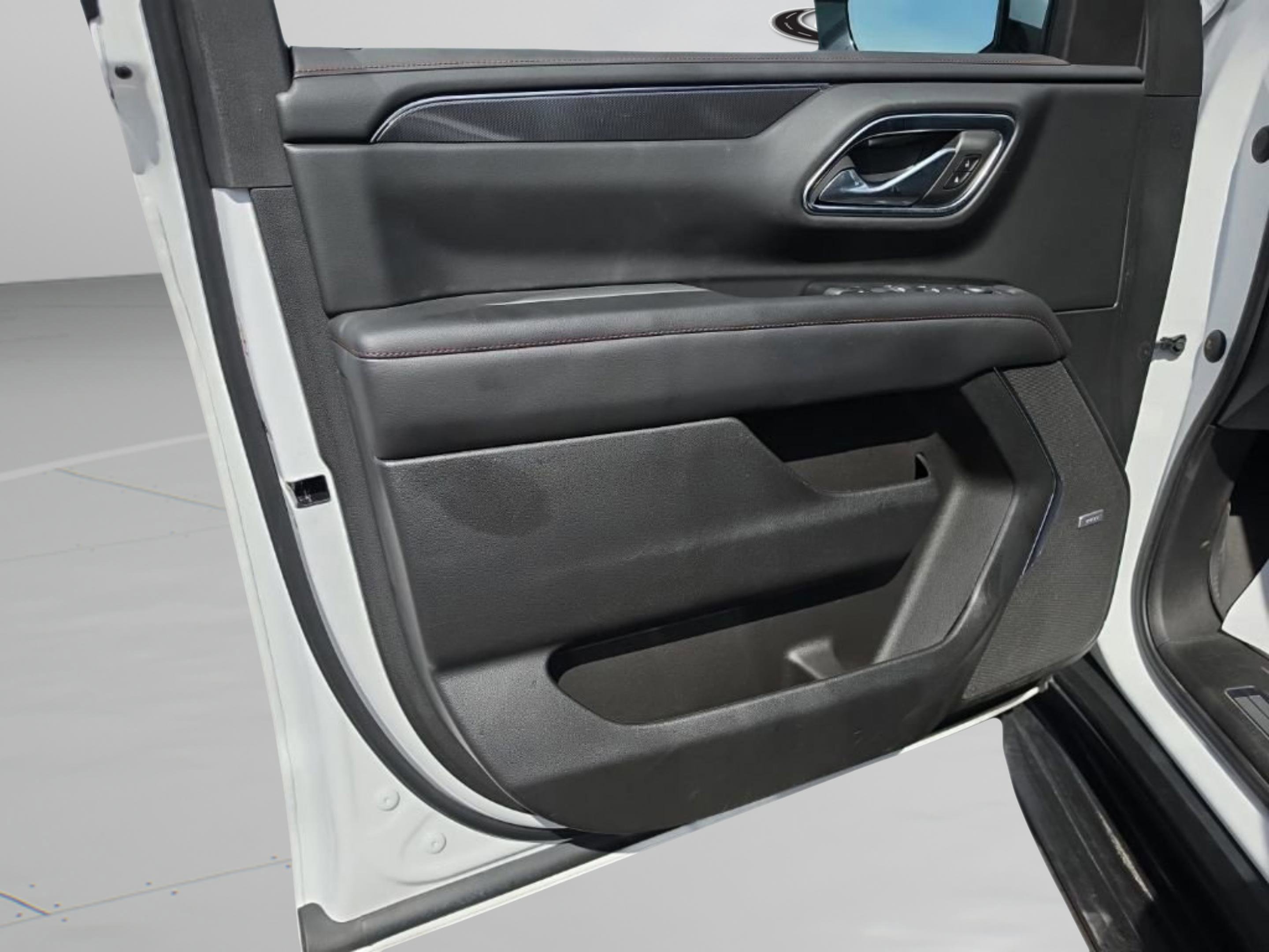 Used 2023 Chevrolet Tahoe RST w/ Luxury Package RWD image 14
