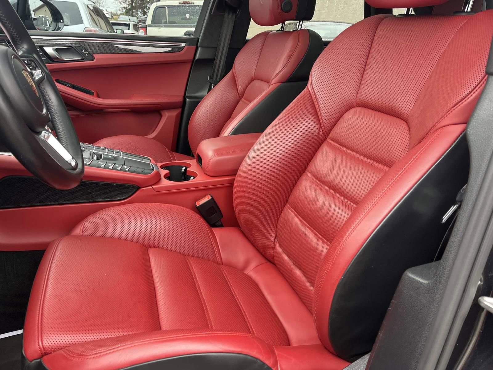 Used 2020 Porsche Macan Turbo image 22