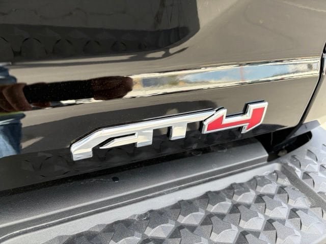 New 2026 GMC Canyon AT4 w/ Technology Plus Package AWD/4WD image 8