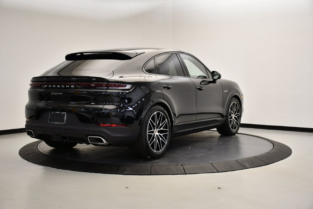 Certified 2025 Porsche Cayenne E-Hybrid Coupe AWD/4WD image 7