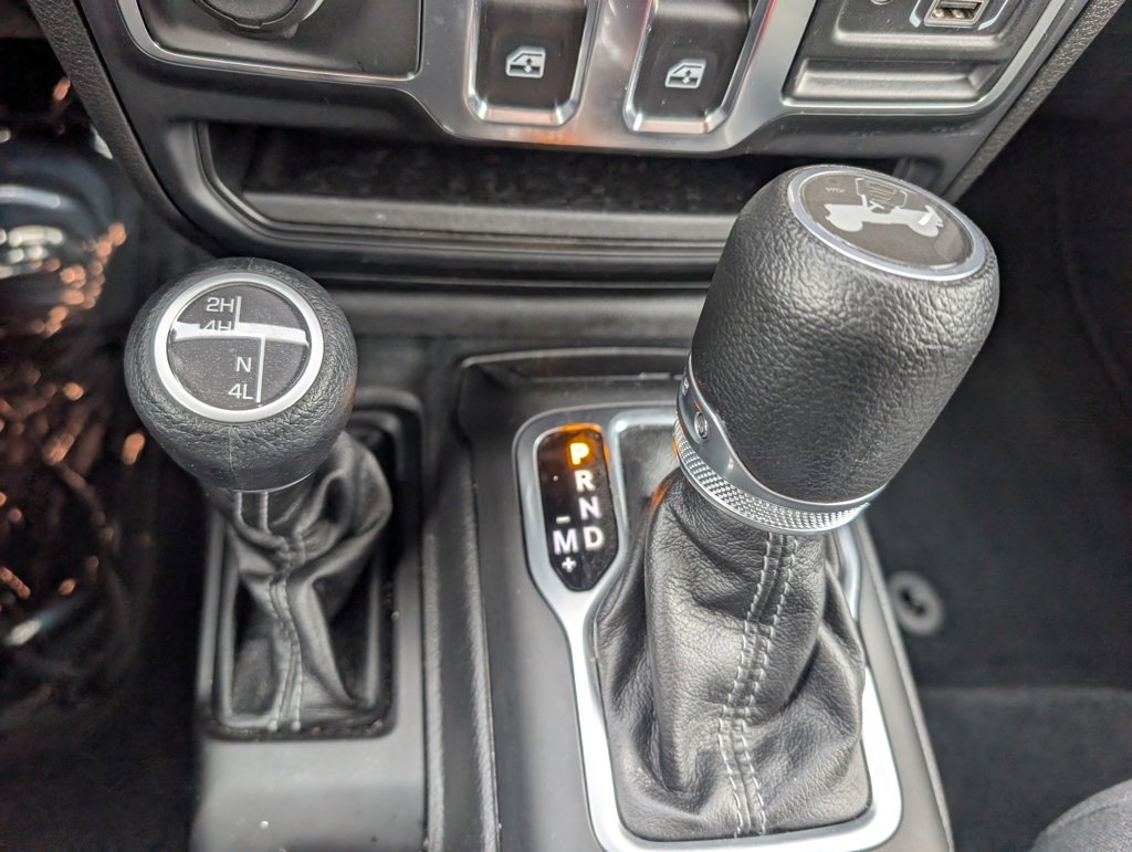 Used 2025 Jeep Wrangler Sport image 21