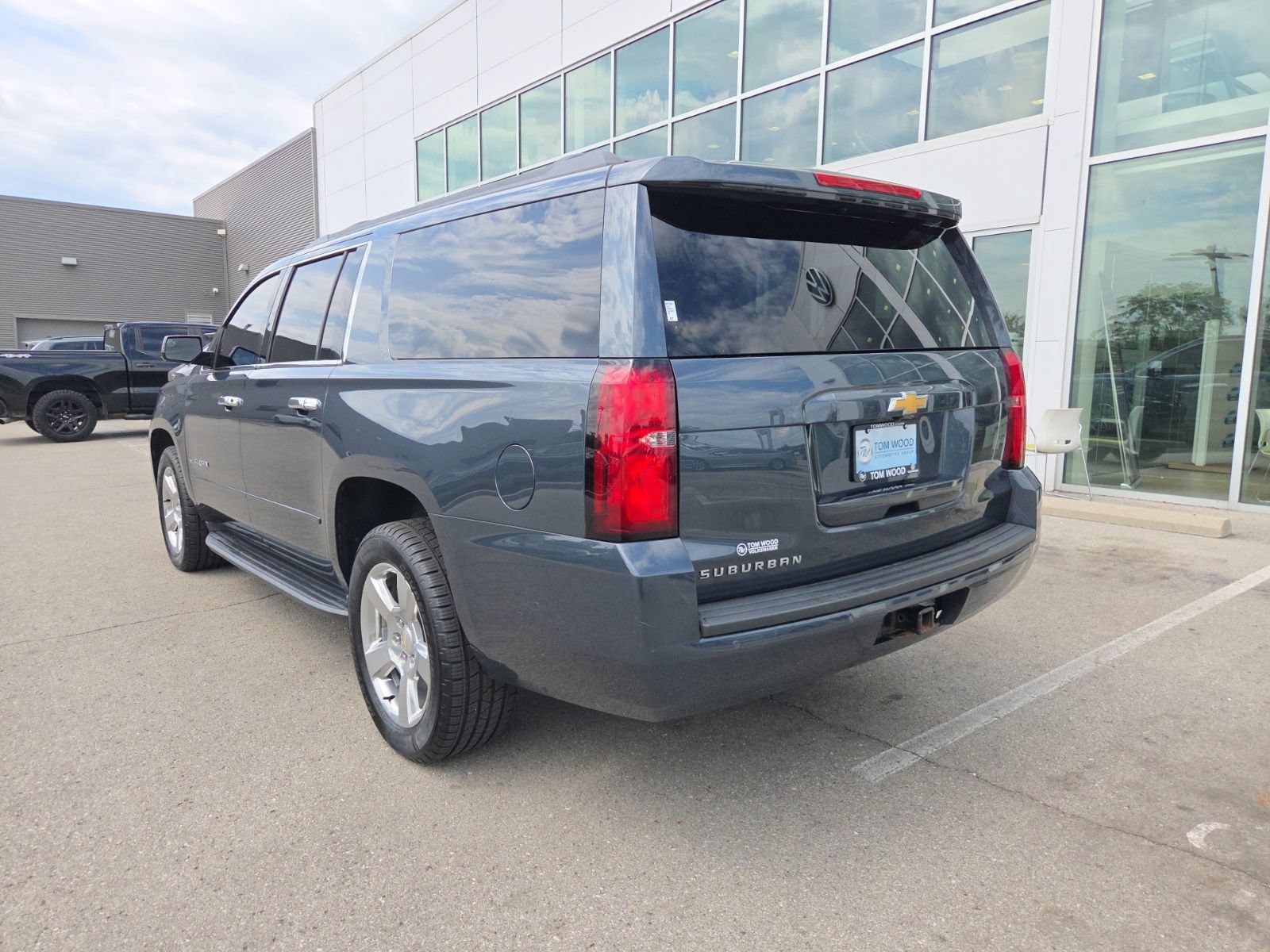 Used 2019 Chevrolet Suburban LS w/ All-Season Package AWD/4WD image 13