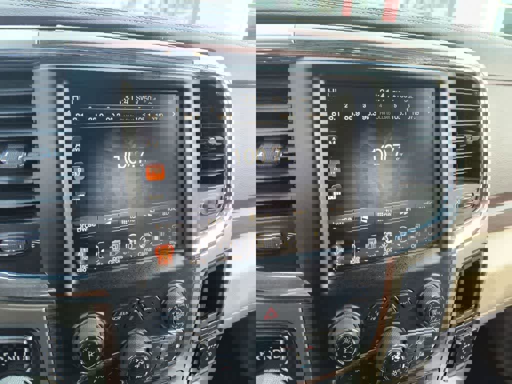 Used 2015 RAM 1500 Laramie image 16