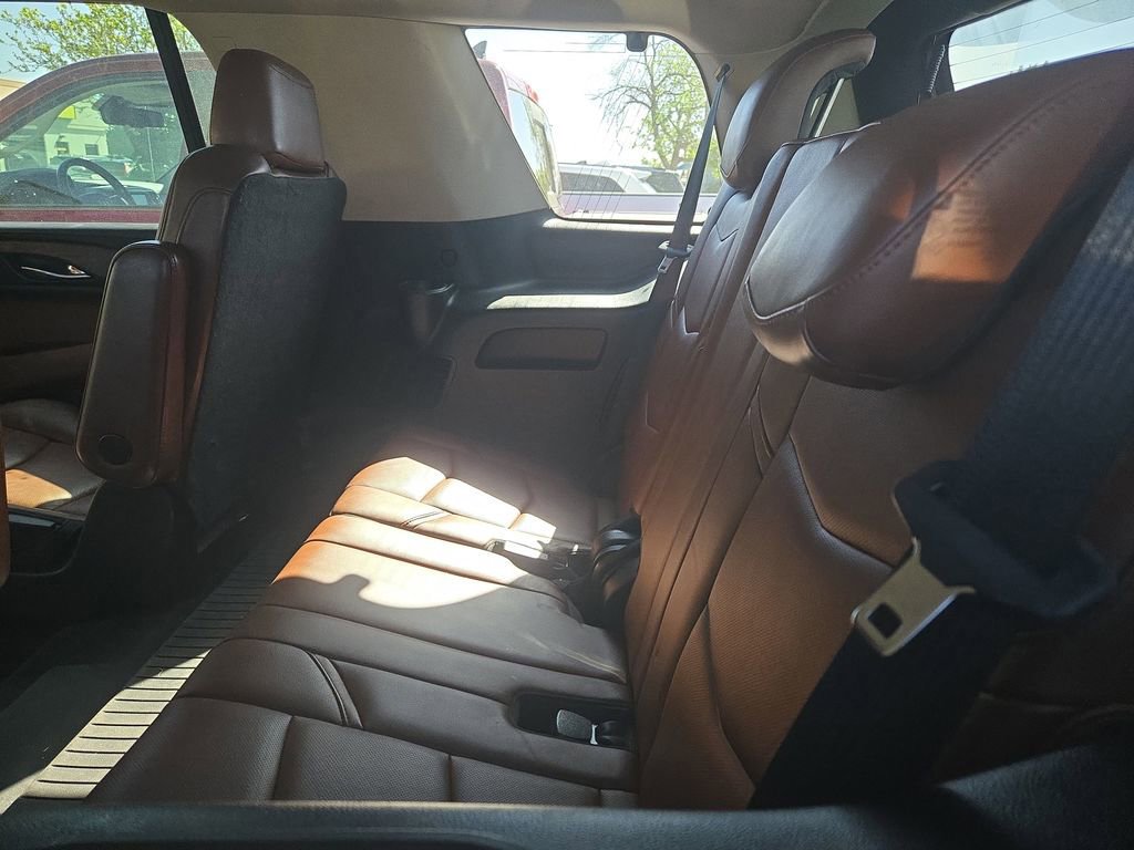 Used 2019 Cadillac Escalade Premium Luxury AWD/4WD image 7