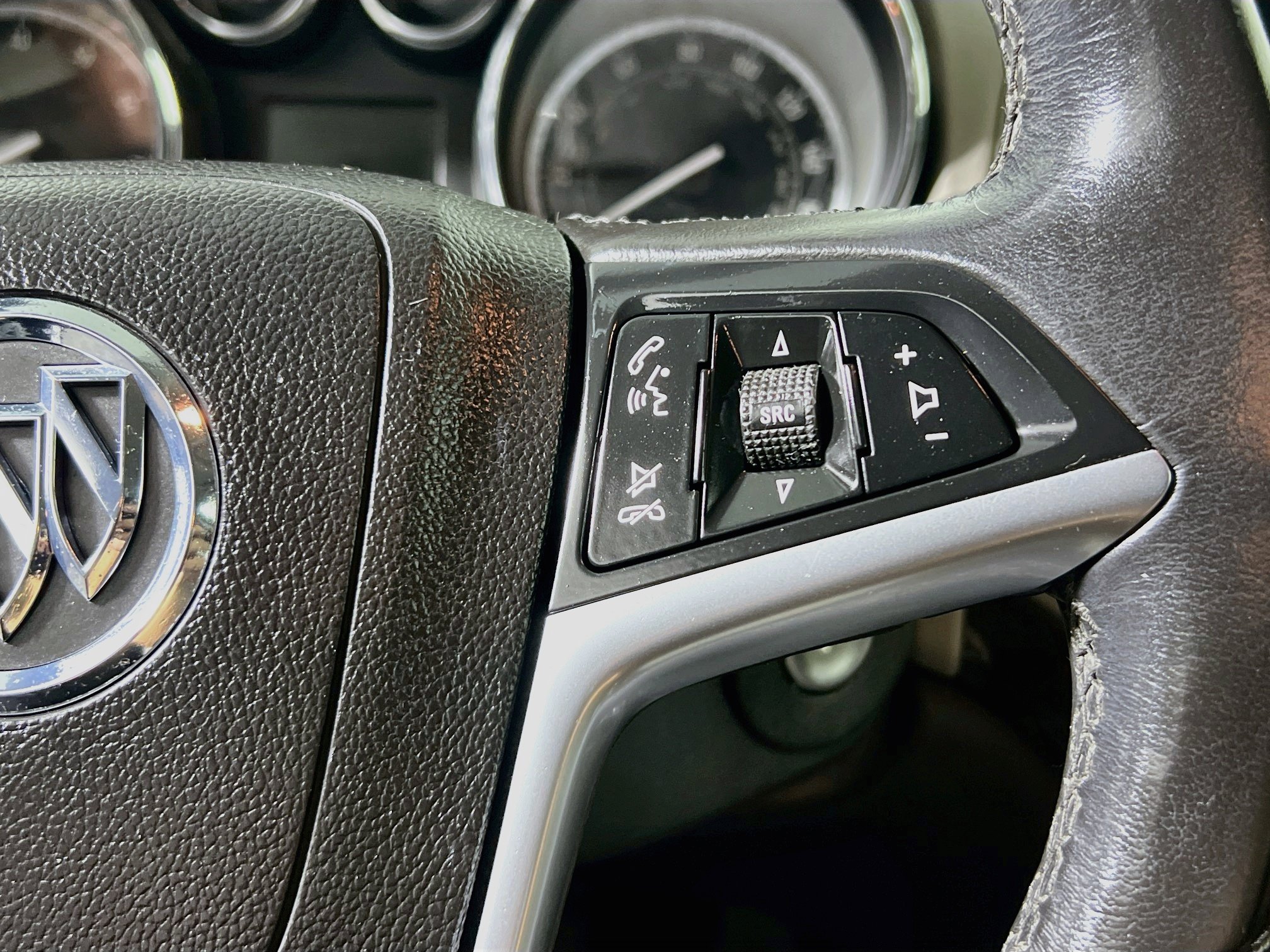 Used 2014 Buick Verano FWD image 19