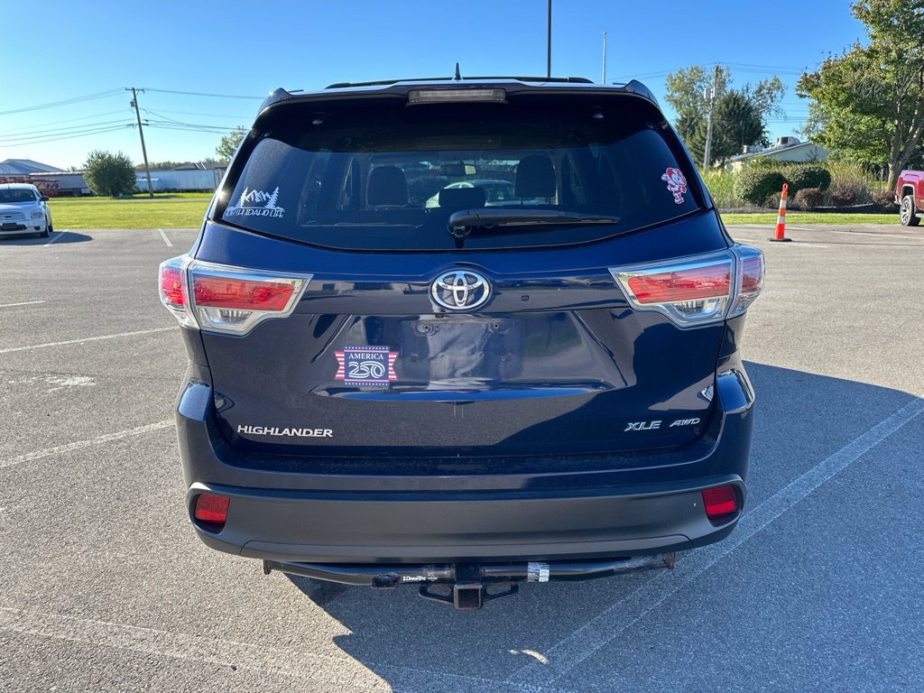 Used 2015 Toyota Highlander XLE AWD/4WD image 9