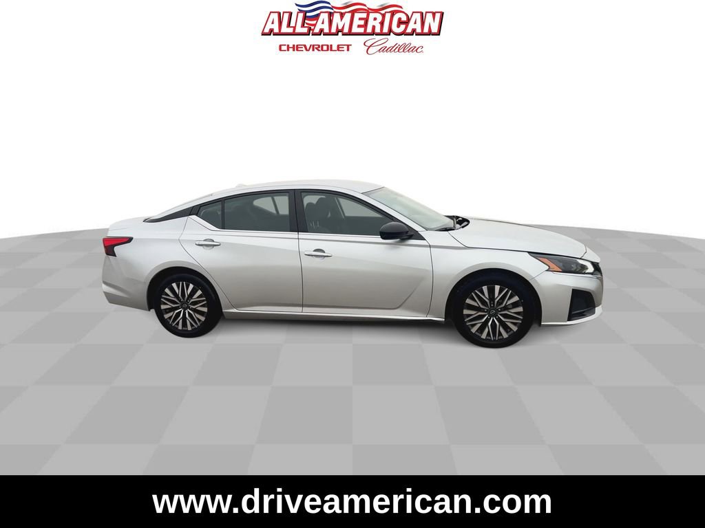 Used 2024 Nissan Altima 2.5 SV image 9