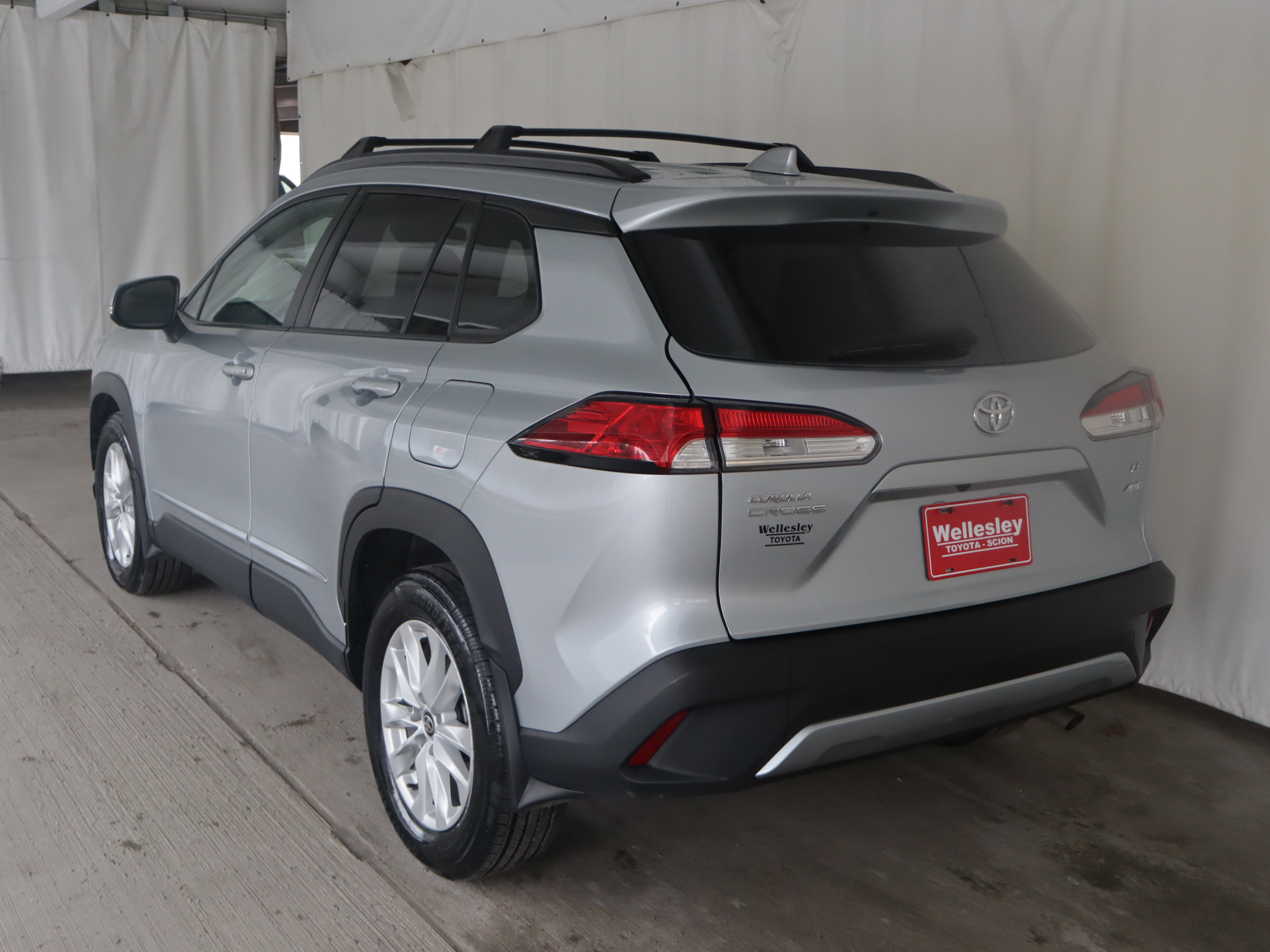 Used 2023 Toyota Corolla Cross LE image 24