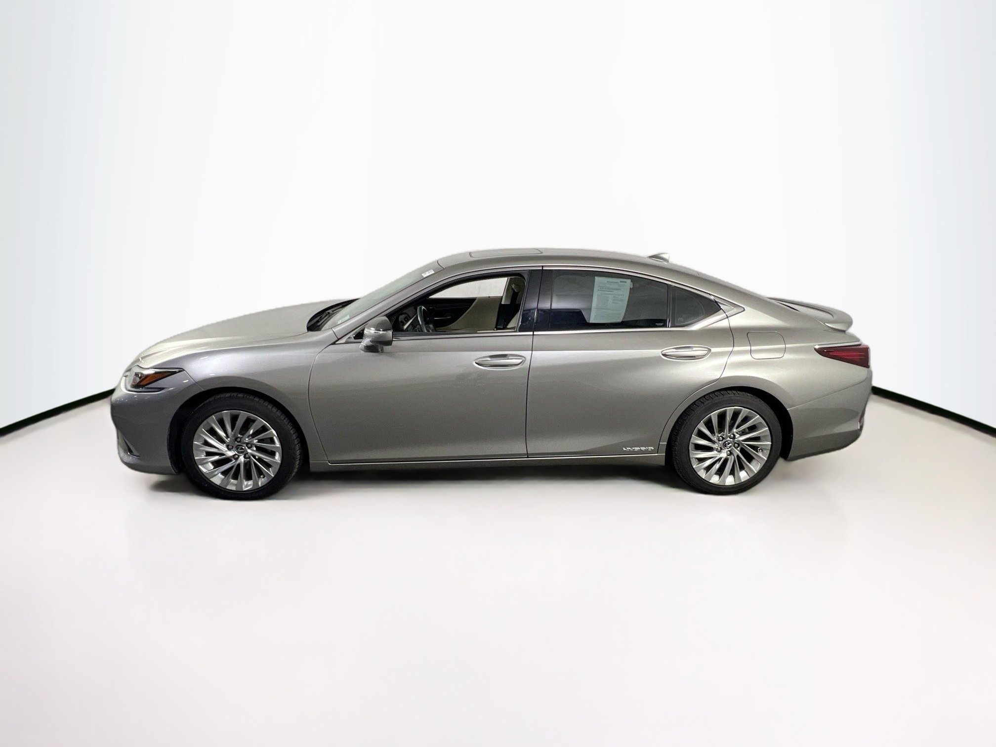 Used 2021 Lexus ES 300h Ultra Luxury w/ Accessory Package 2 image 8