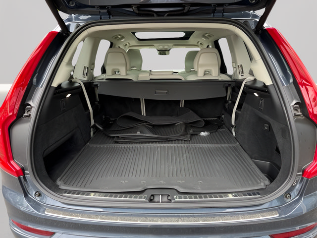 Used 2023 Volvo XC90 B6 Core w/ Protection Package Premier AWD/4WD image 32
