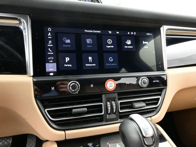 Certified 2023 Porsche Macan image 10